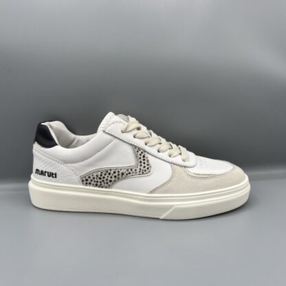 028 Maruti sneakers wit stipjes