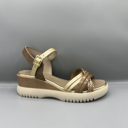 137 Porronet sandalen taupe goud