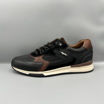 241  Australian sneakers zwart