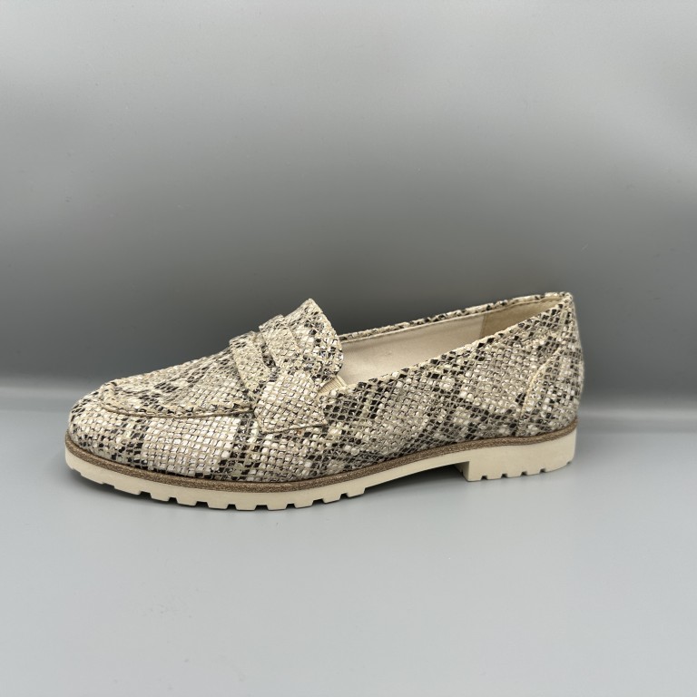084 Tamaris loafers snake print