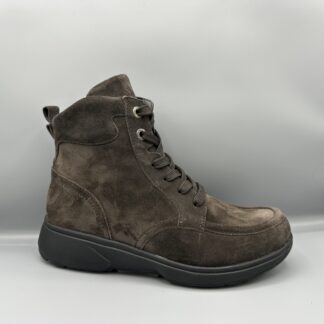 052 Xsensible boot bruin